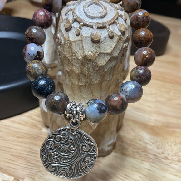 Pietersite (10 mm) with Silver Spacers and Charm. - Picture 11 of 11